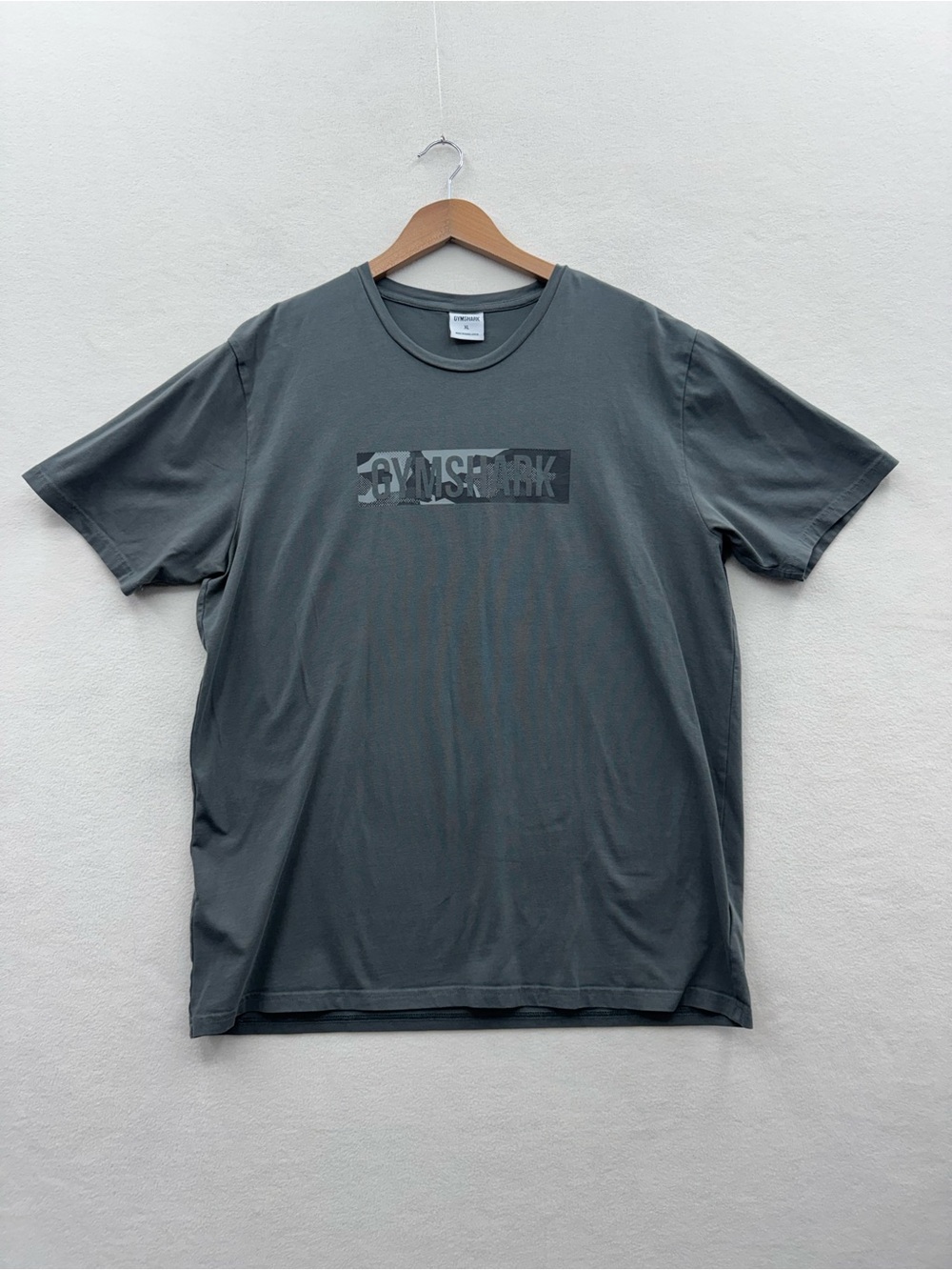 Gymshark Men's Gray XL Crew Neck Short Sleeve Camo Logo T-Shirt